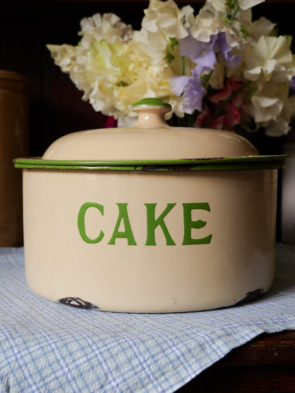 Enamel 2024 cake tin