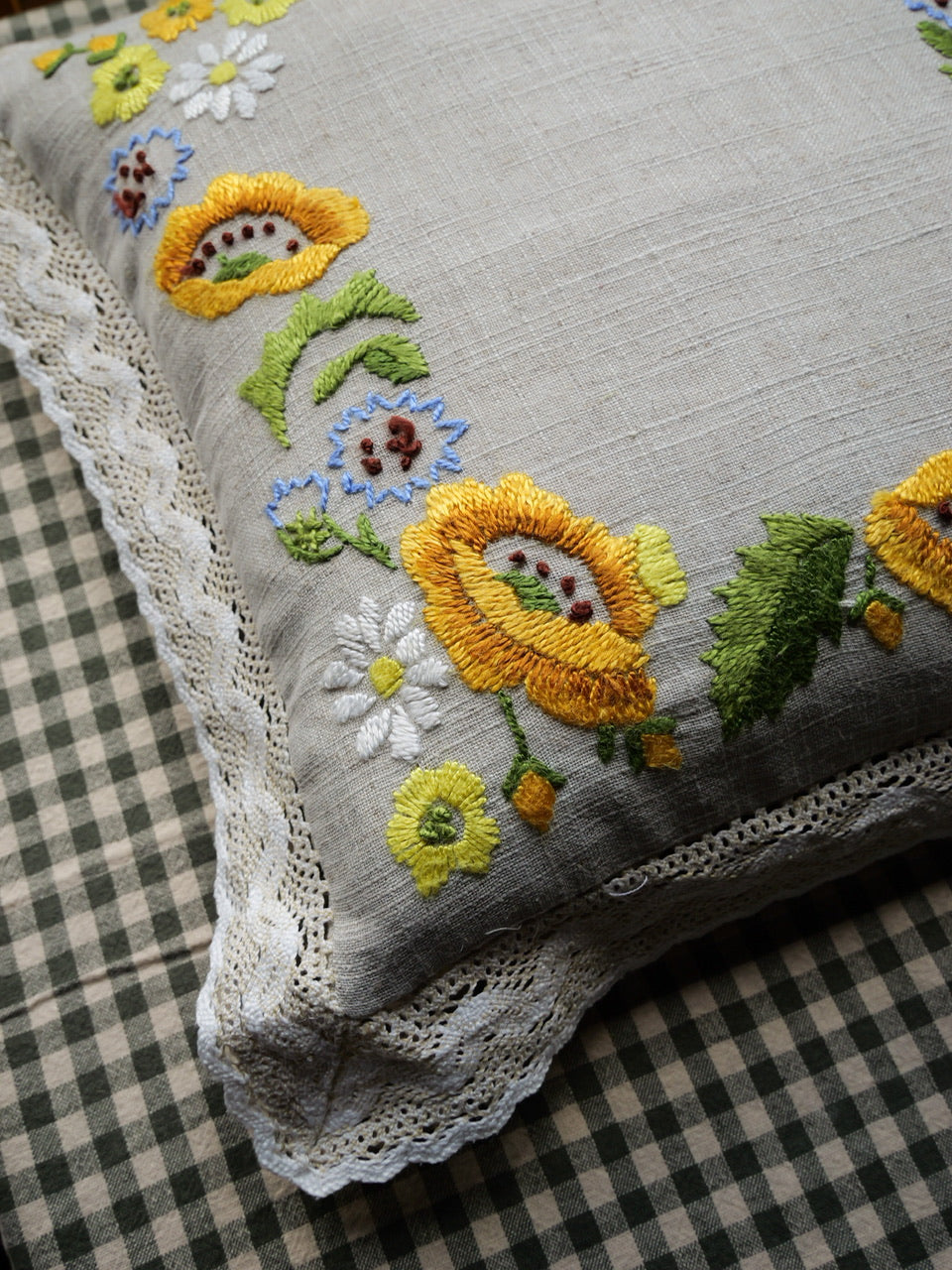 Vintage Handmade Linen Embroidered Cushion Cover (with pad)