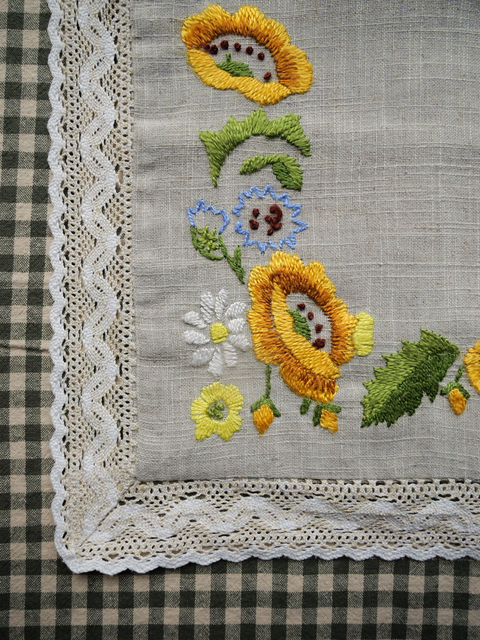 Vintage Handmade Linen Embroidered Cushion Cover (with pad)