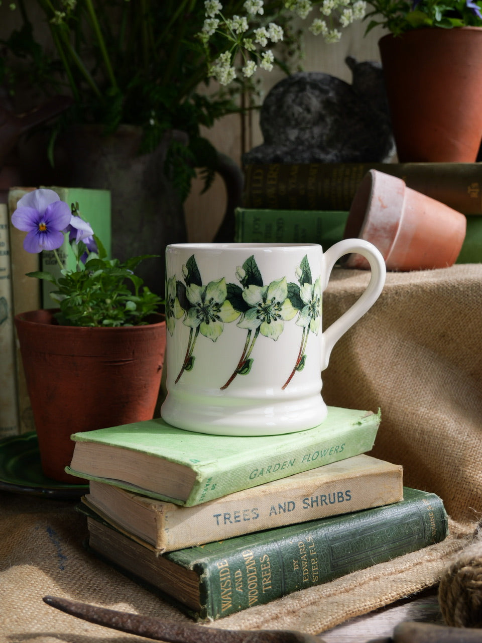 Emma Bridgewater Mug - ‘White Hellibore’