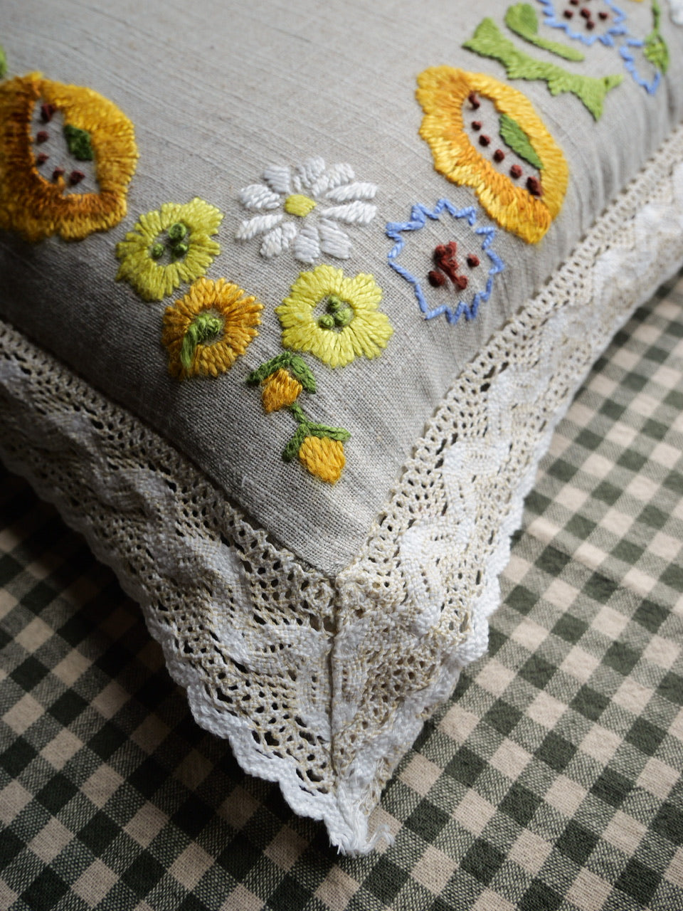 Vintage Handmade Linen Embroidered Cushion Cover (with pad)