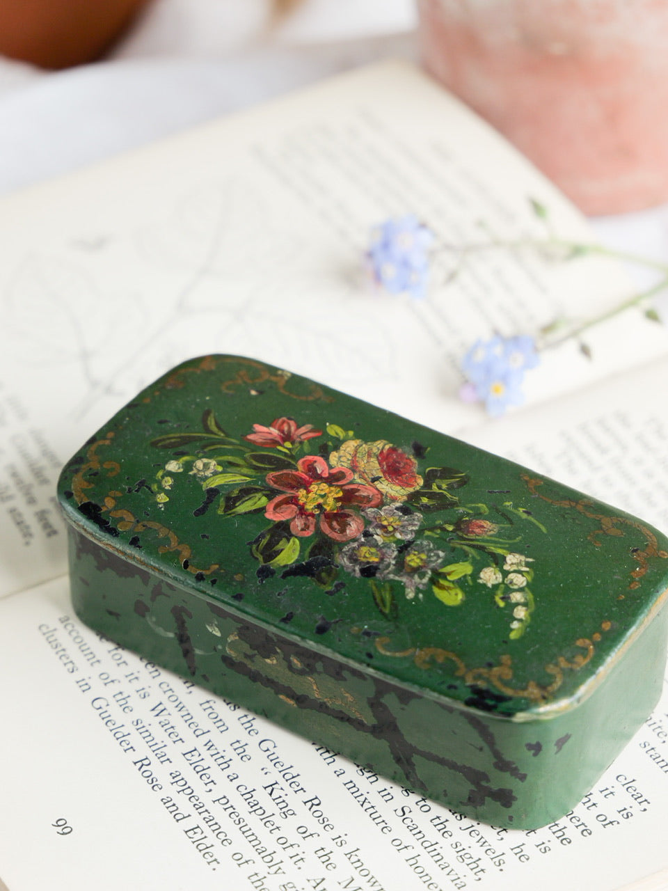 Antique Hand Painted Papier-mâché Snuff Box