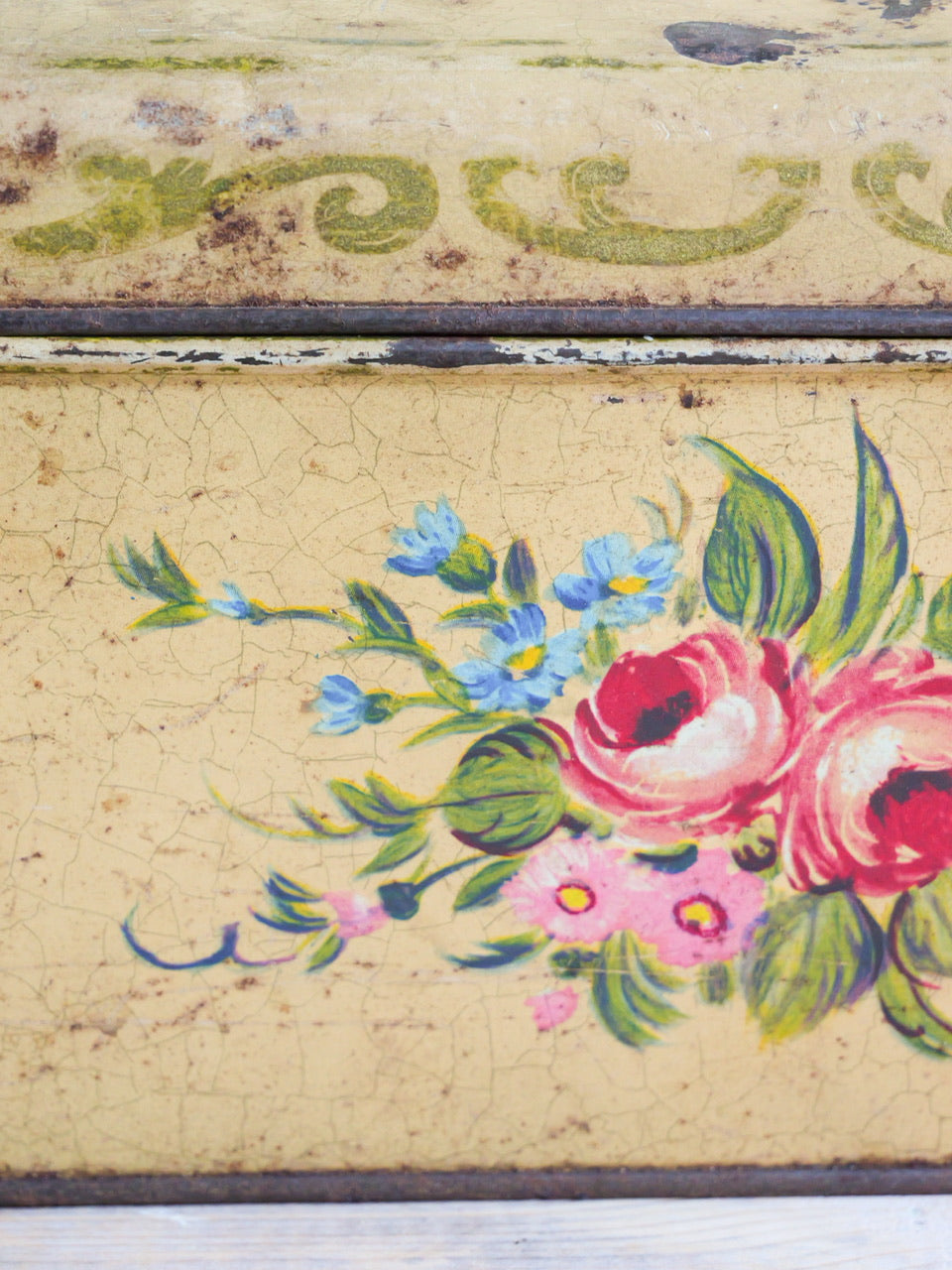 Vintage Rustic Floral Tin