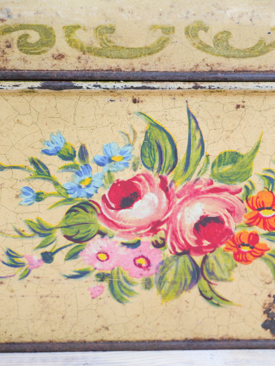 Vintage Rustic Floral Tin